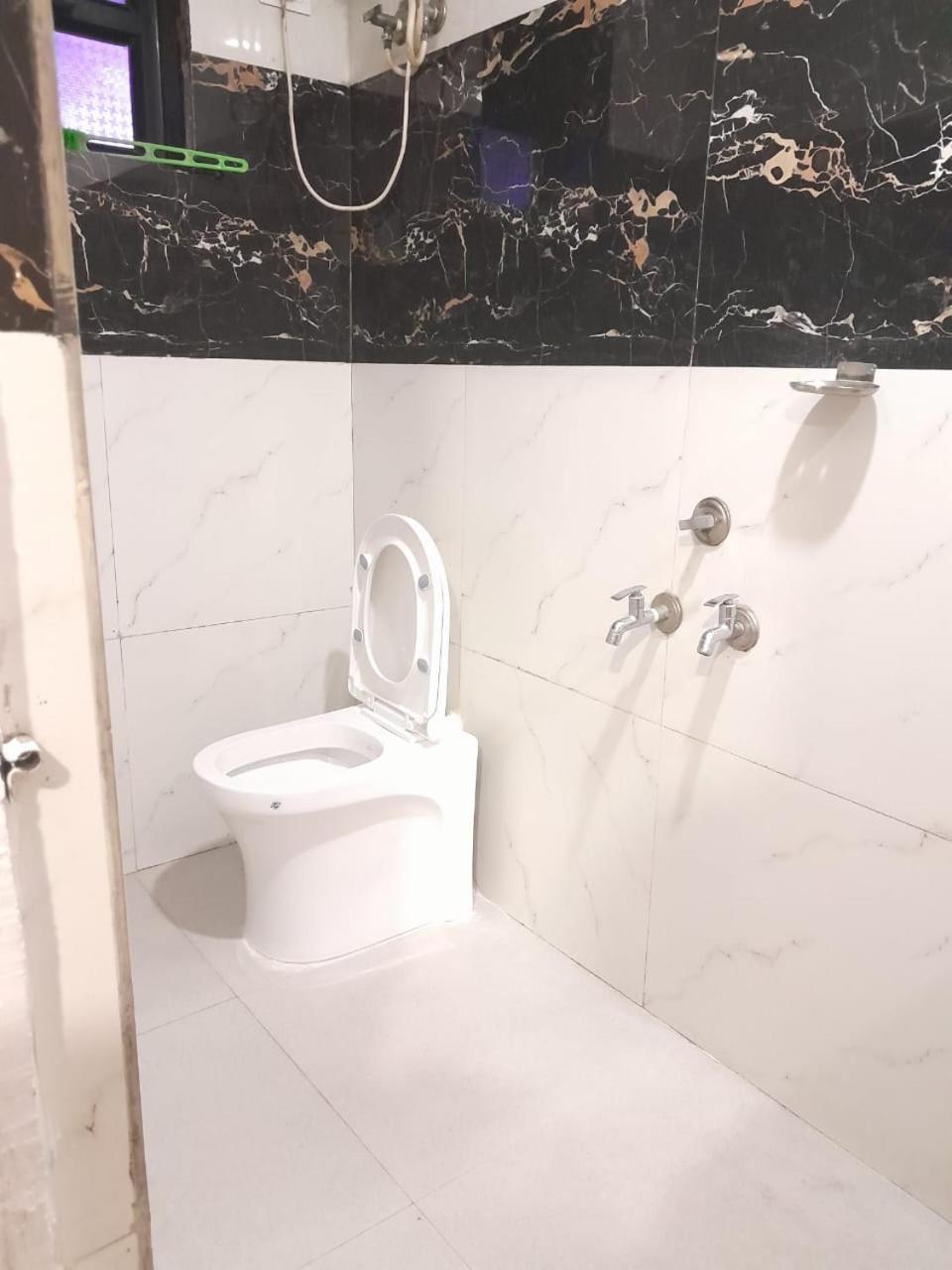 Hotel Silver Resort Daman Esterno foto